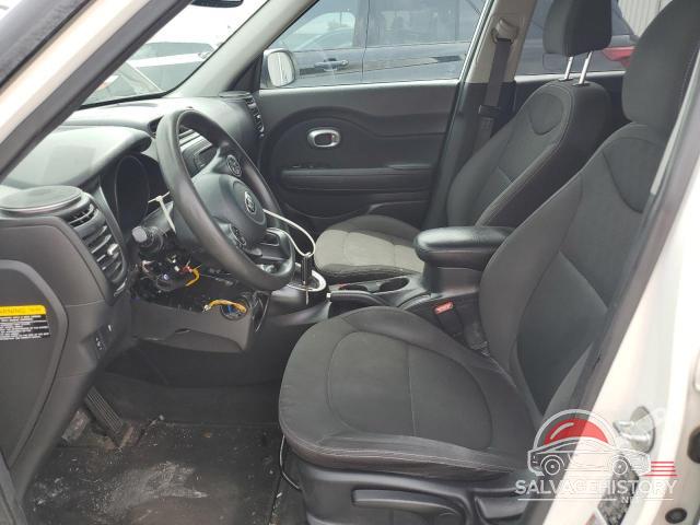 KNDJN2A20J7523478 2018 KIA SOUL photo no. 7