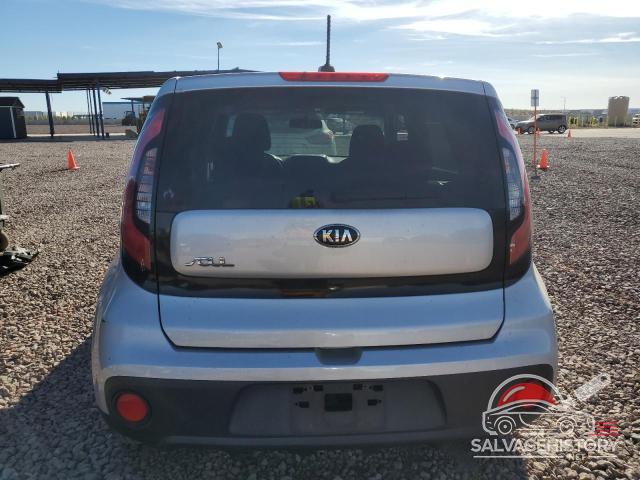 KNDJN2A28J7606429 2018 KIA SOUL photo no. 6