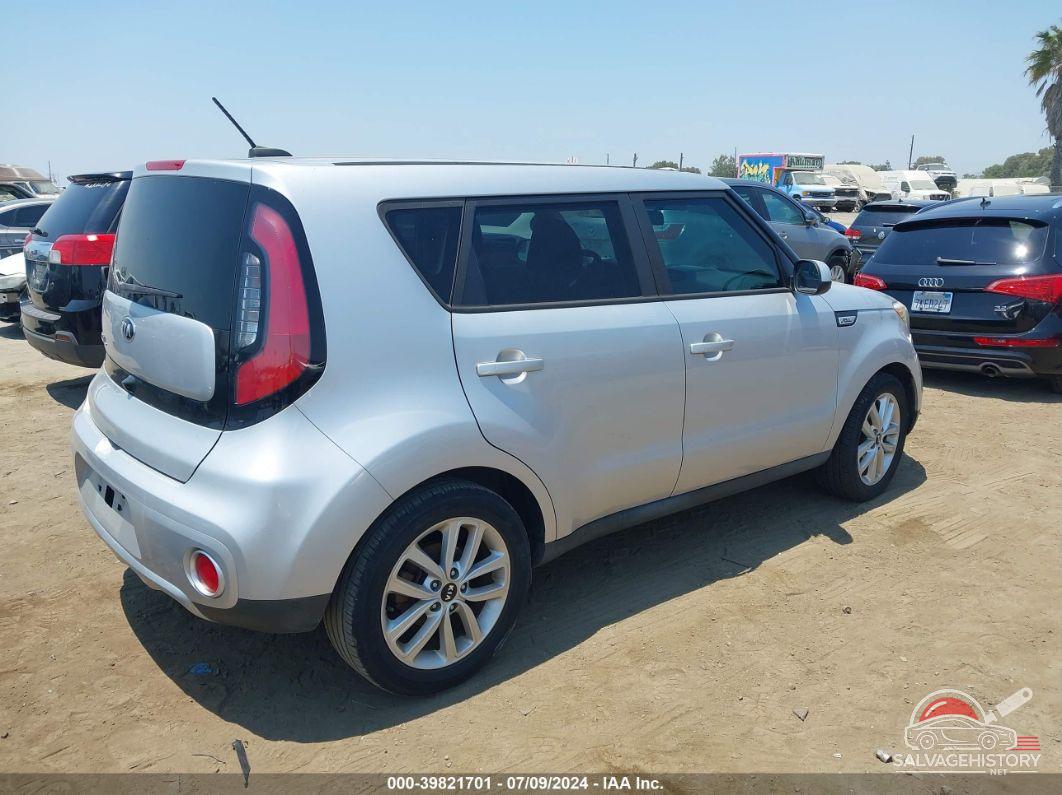 KNDJP3A54J7526264 2018 KIA SOUL photo no. 4