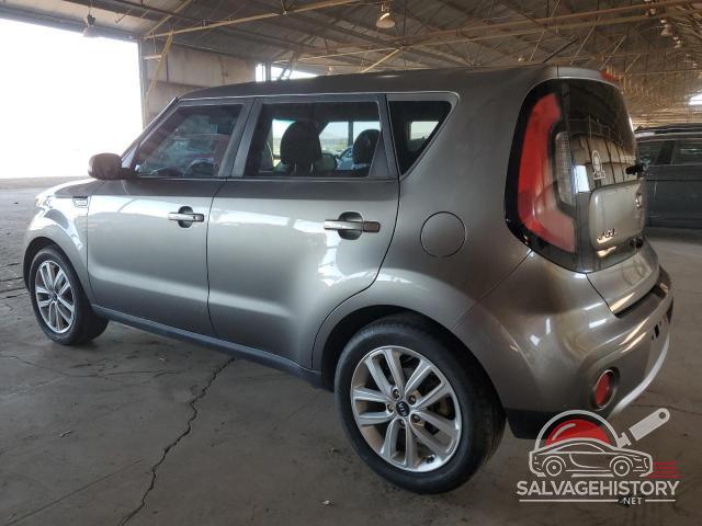 KNDJP3A58J7572969 2018 KIA SOUL photo no. 2