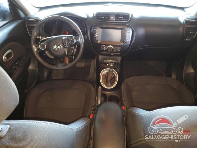 KNDJP3A58J7572969 2018 KIA SOUL photo no. 8
