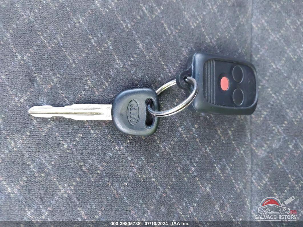 KNAFB161045137438 2004 KIA SPECTRA photo no. 11