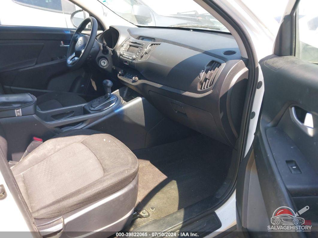 KNDPB3A23B7176352 2011 KIA SPORTAGE photo no. 5