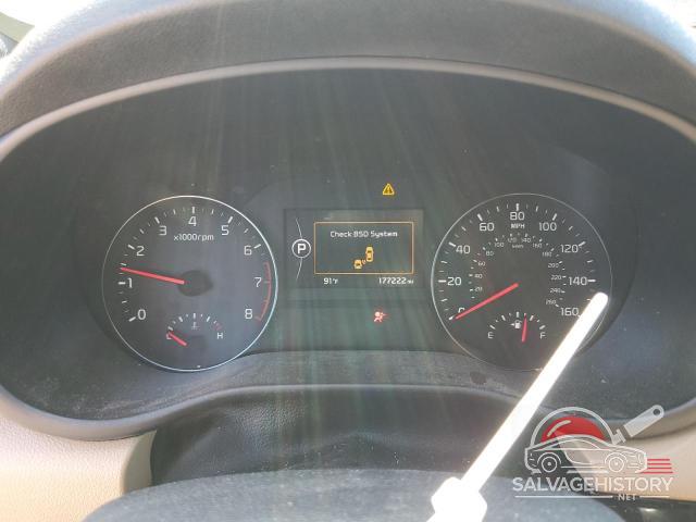 KNDPRCA69H7077557 2017 KIA SPORTAGE photo no. 9