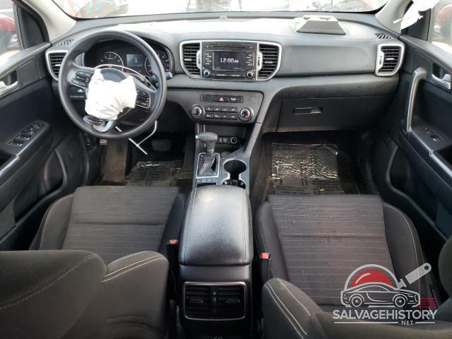 KNDPMCAC0J7301695 2018 KIA SPORTAGE photo no. 8