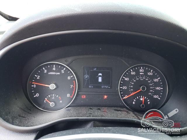 KNDPMCAC0J7301695 2018 KIA SPORTAGE photo no. 9