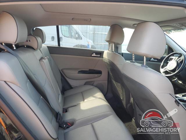 KNDPNCAC8J7428272 2018 KIA SPORTAGE photo no. 10