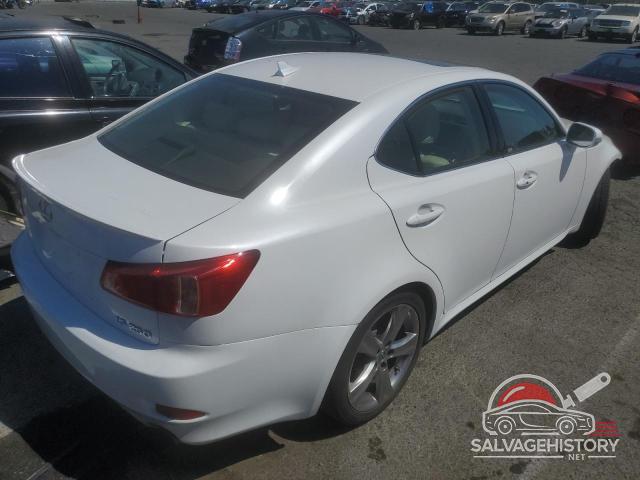 JTHBF5C29B5148332 2011 LEXUS IS photo no. 3