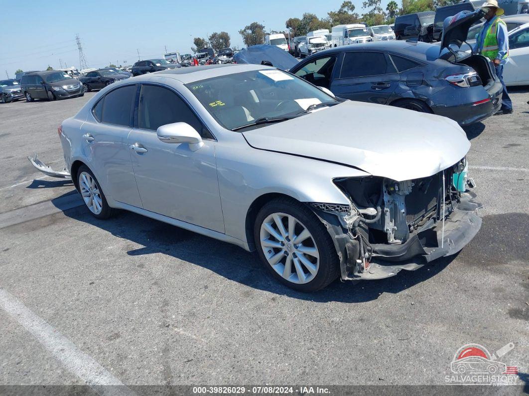 JTHBF5C26A5111138 2010 LEXUS IS 250 photo no. 3