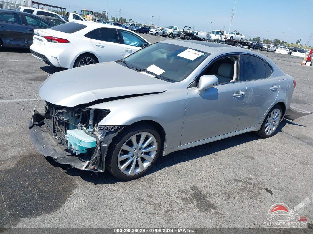 JTHBF5C26A5111138 2010 LEXUS IS 250 photo no. 2