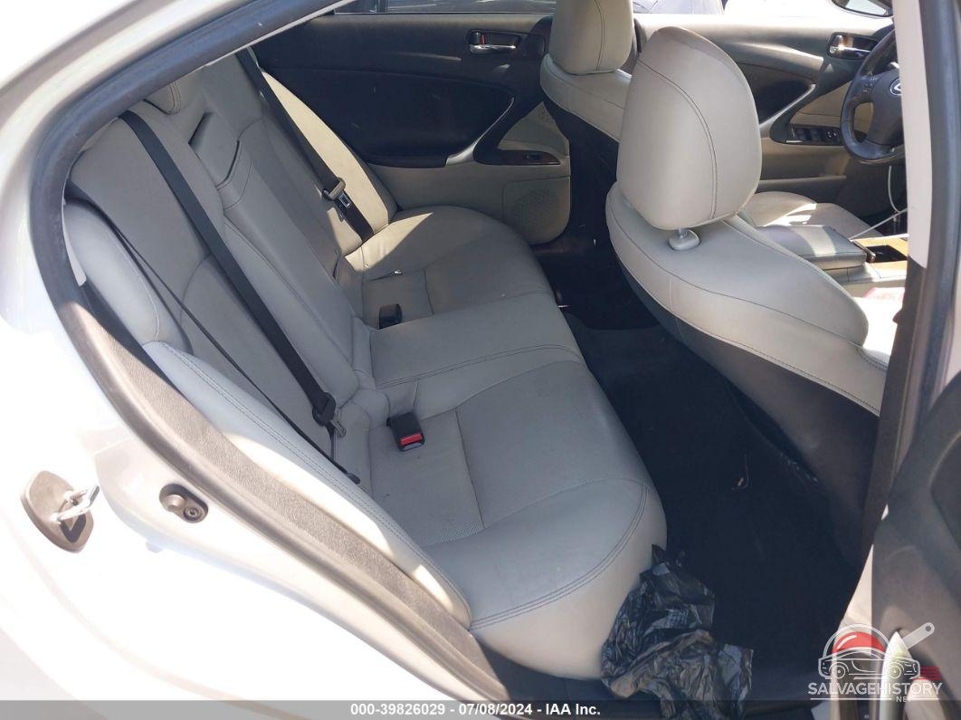 JTHBF5C26A5111138 2010 LEXUS IS 250 photo no. 8