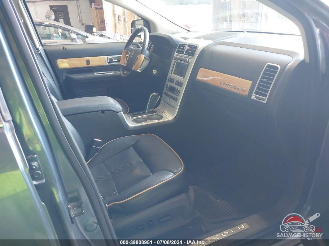 2LMDJ8JC3ABJ05699 2010 LINCOLN MKX photo no. 5