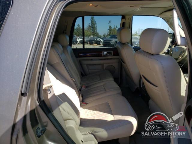 5LMFU27R14LJ33068 2004 LINCOLN NAVIGATOR photo no. 10