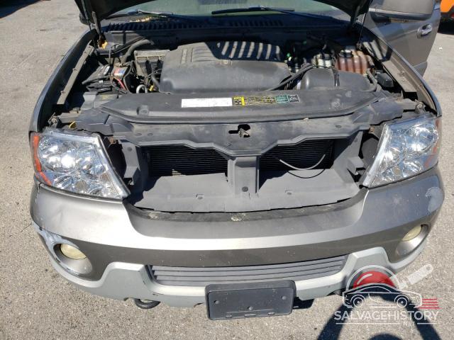 5LMFU27R14LJ33068 2004 LINCOLN NAVIGATOR photo no. 11