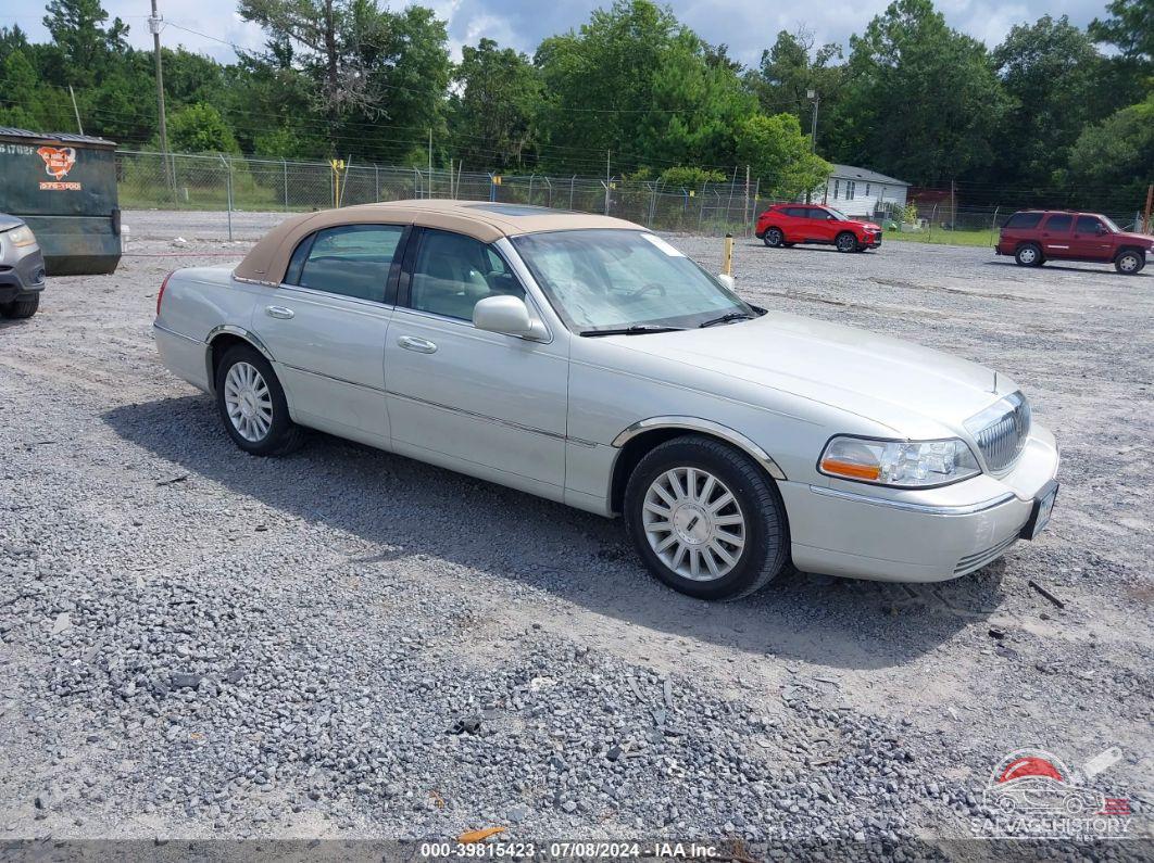 1LNHM83W14Y679821 2004 LINCOLN TOWN CAR photo no. 8