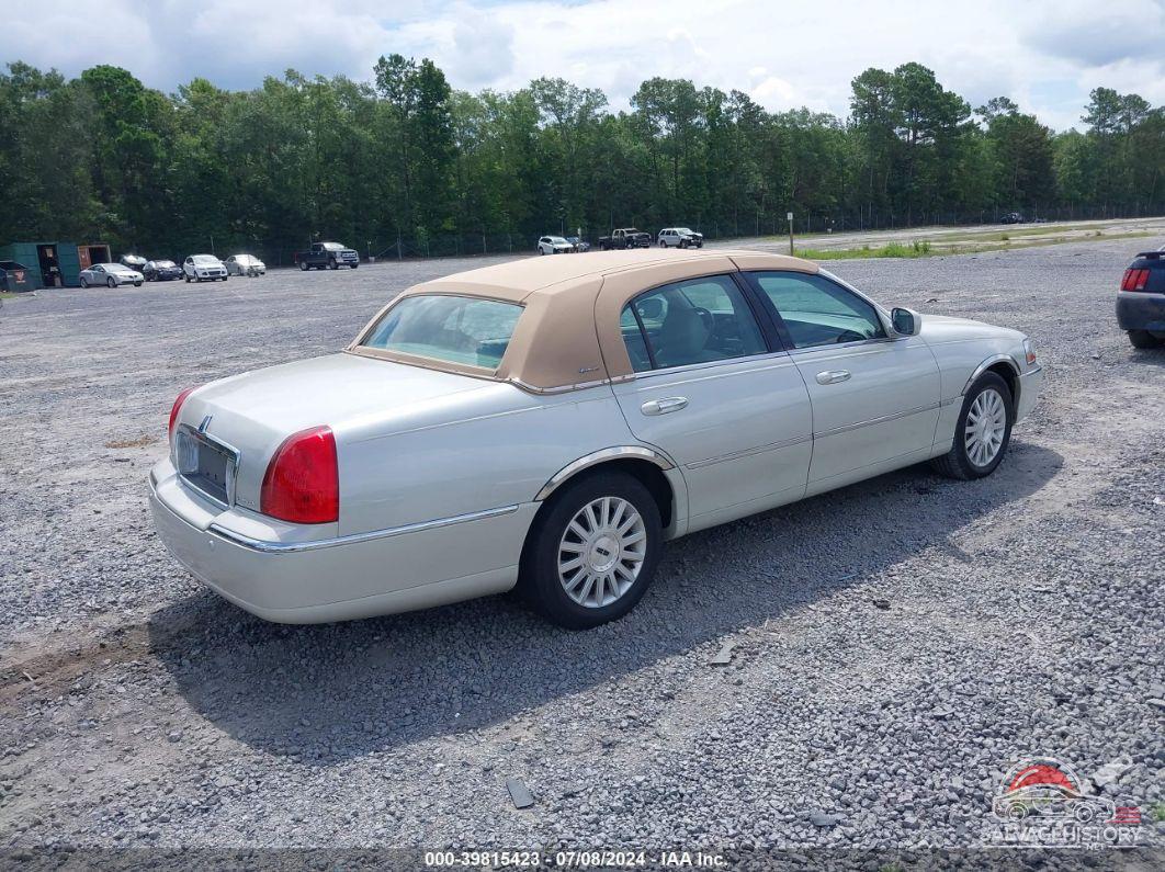 1LNHM83W14Y679821 2004 LINCOLN TOWN CAR photo no. 4