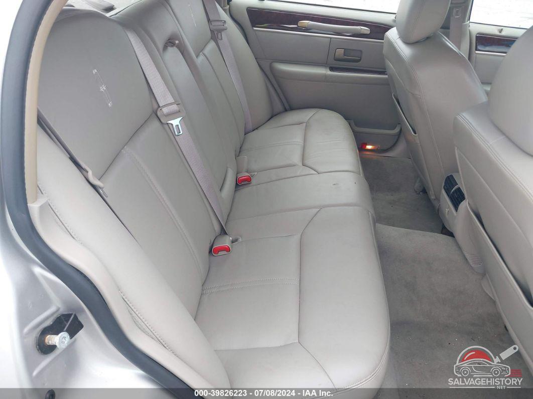 2LNBL8CV4AX613131 2010 LINCOLN TOWN CAR photo no. 8