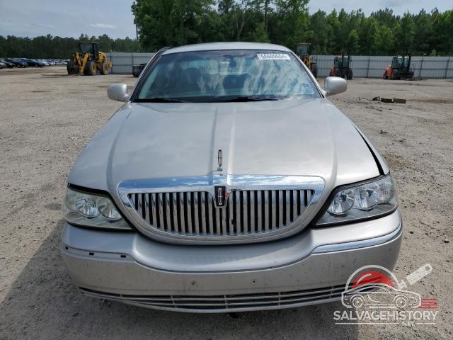 1LNHM82W55Y652687 2005 LINCOLN TOWNCAR photo no. 5