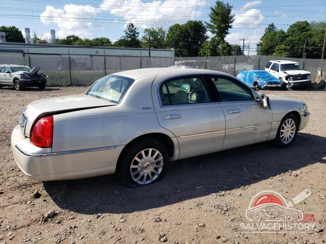 1LNHM81W26Y606897 2006 LINCOLN TOWNCAR photo no. 3