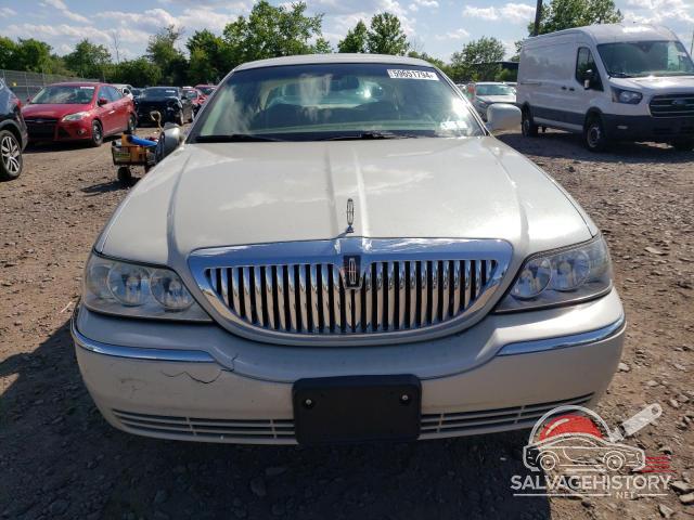1LNHM81W26Y606897 2006 LINCOLN TOWNCAR photo no. 5