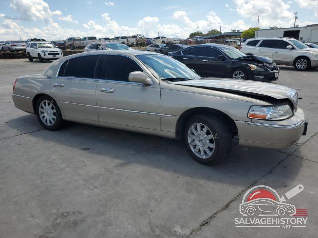 2LNBL8CV4AX752305 2010 LINCOLN TOWNCAR photo no. 4