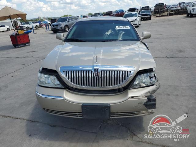 2LNBL8CV4AX752305 2010 LINCOLN TOWNCAR photo no. 5