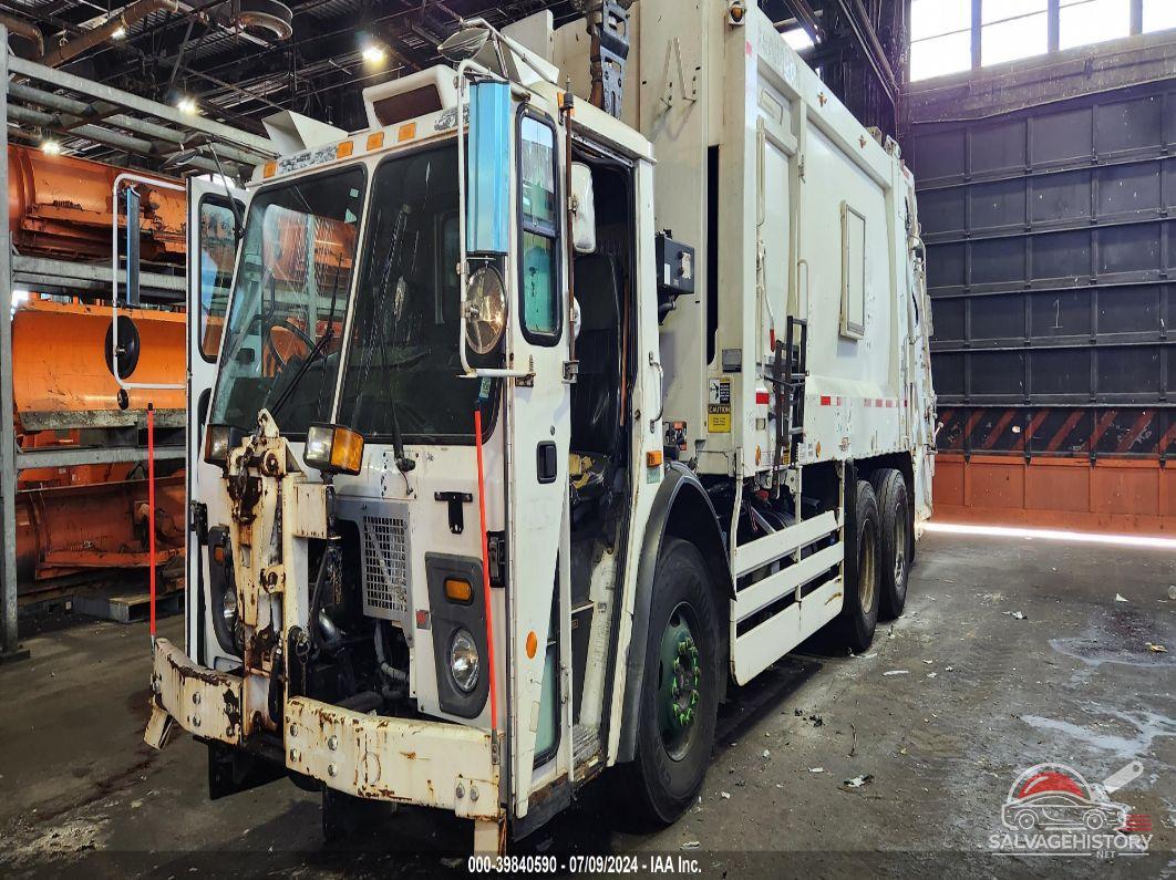 1M2AU02C8FM009378 2015 MACK 600 photo no. 2