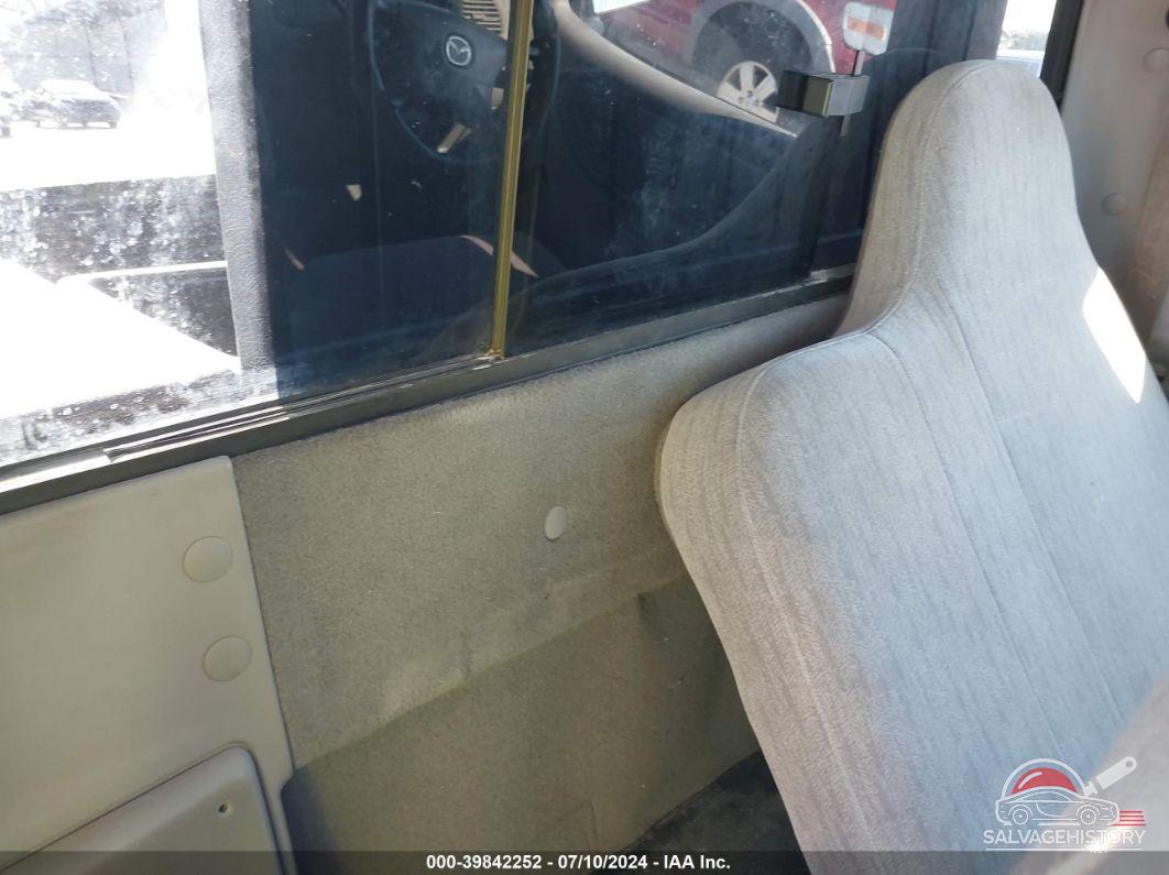 4F4YR12D33TM03124 2003 MAZDA B2300 photo no. 8