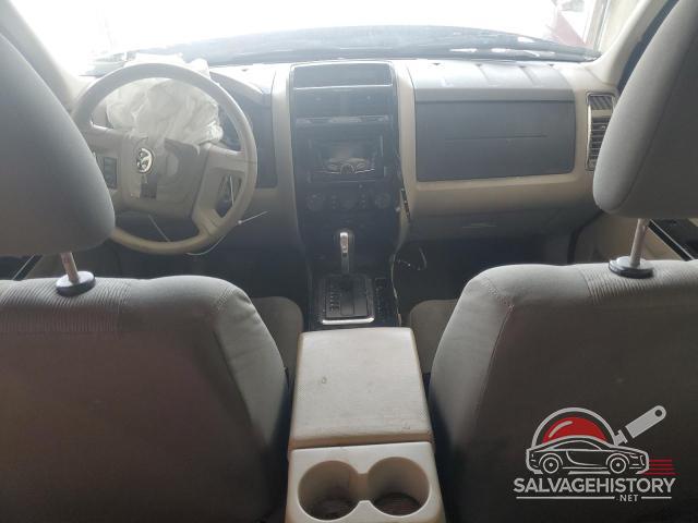 4F2CZ02Z28KM22480 2008 MAZDA TRIBUTE photo no. 8