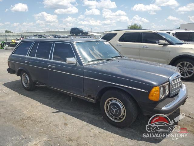 12319012004150 1979 MERCEDES-BENZ 300-CLASS photo no. 4