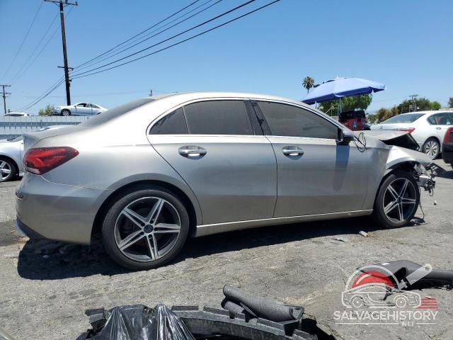 WDD3G4EB3KW002552 2019 MERCEDES-BENZ A-CLASS photo no. 3