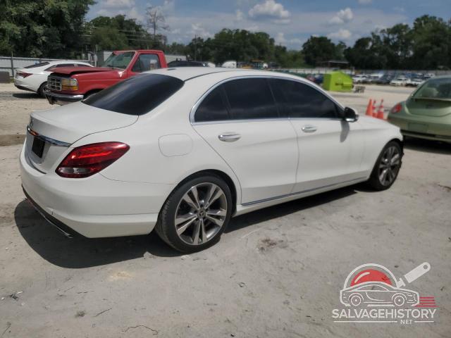 55SWF4JB2HU218257 2017 MERCEDES-BENZ C-CLASS photo no. 3