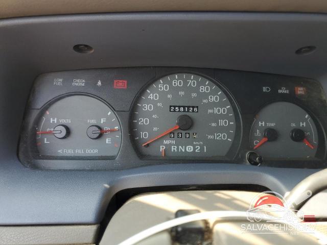 2MEFM75W71X658193 2001 MERCURY GRMARQUIS photo no. 9