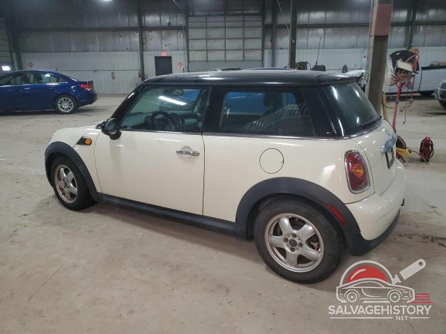 WMWMF3C53ATU79472 2010 MINI COOPER photo no. 2