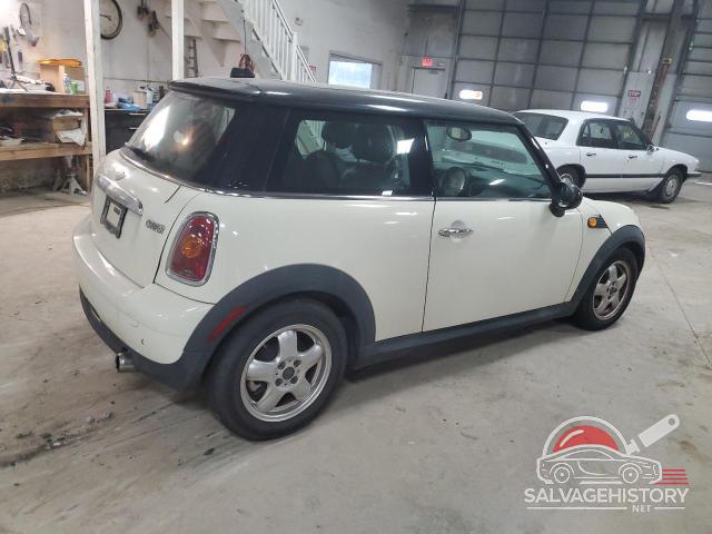 WMWMF3C53ATU79472 2010 MINI COOPER photo no. 3