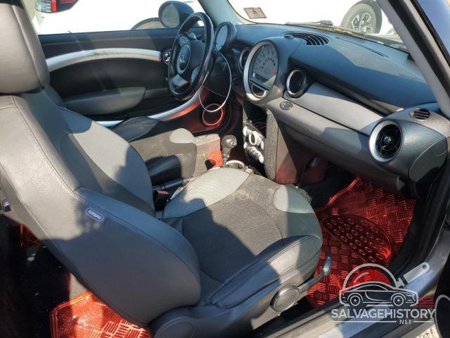 WMWMM3C59ATZ33097 2010 MINI COOPER photo no. 8