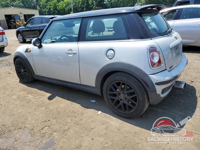 WMWSV3C51BTY16071 2011 MINI COOPER photo no. 2