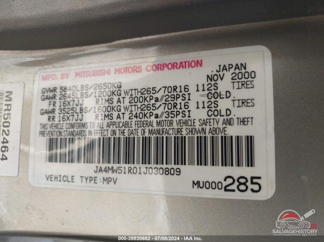JA4MW51R01J030809 2001 MITSUBISHI MONTERO photo no. 9