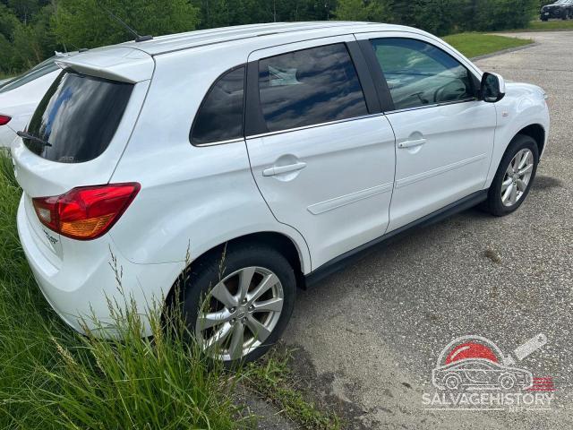 4A4AR4AU0FE005111 2015 MITSUBISHI OUTLANDER photo no. 4