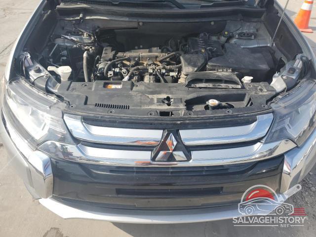 JA4AD2A36JJ002323 2018 MITSUBISHI OUTLANDER photo no. 11