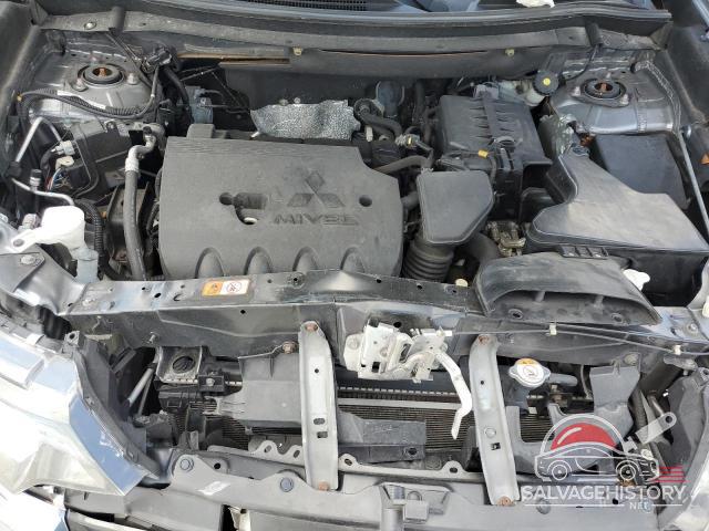 JA4AD3A33JZ000388 2018 MITSUBISHI OUTLANDER photo no. 12