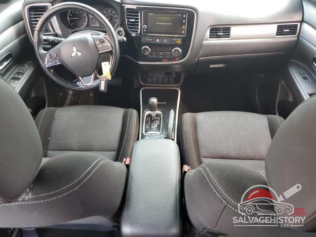 JA4AD3A33JZ000388 2018 MITSUBISHI OUTLANDER photo no. 8