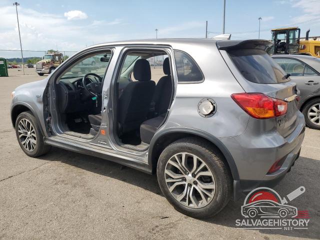 JA4AR3AU3JU003881 2018 MITSUBISHI OUTLANDER photo no. 2
