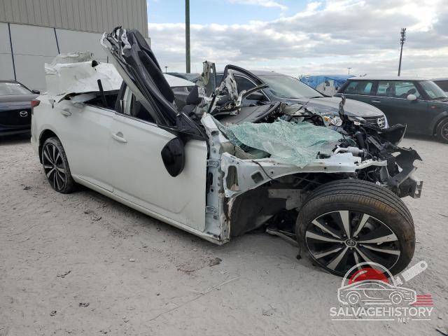 1N4BL4CVXMN418207 2021 NISSAN ALTIMA photo no. 4