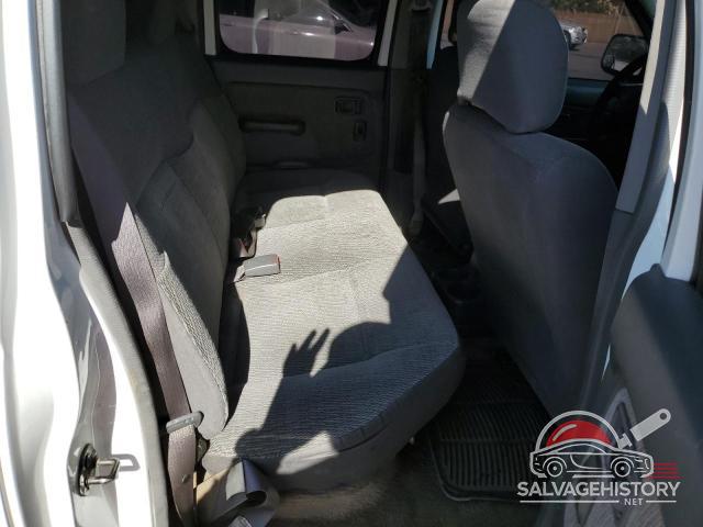 1N6ED27T8YC333138 2000 NISSAN FRONTIER photo no. 10