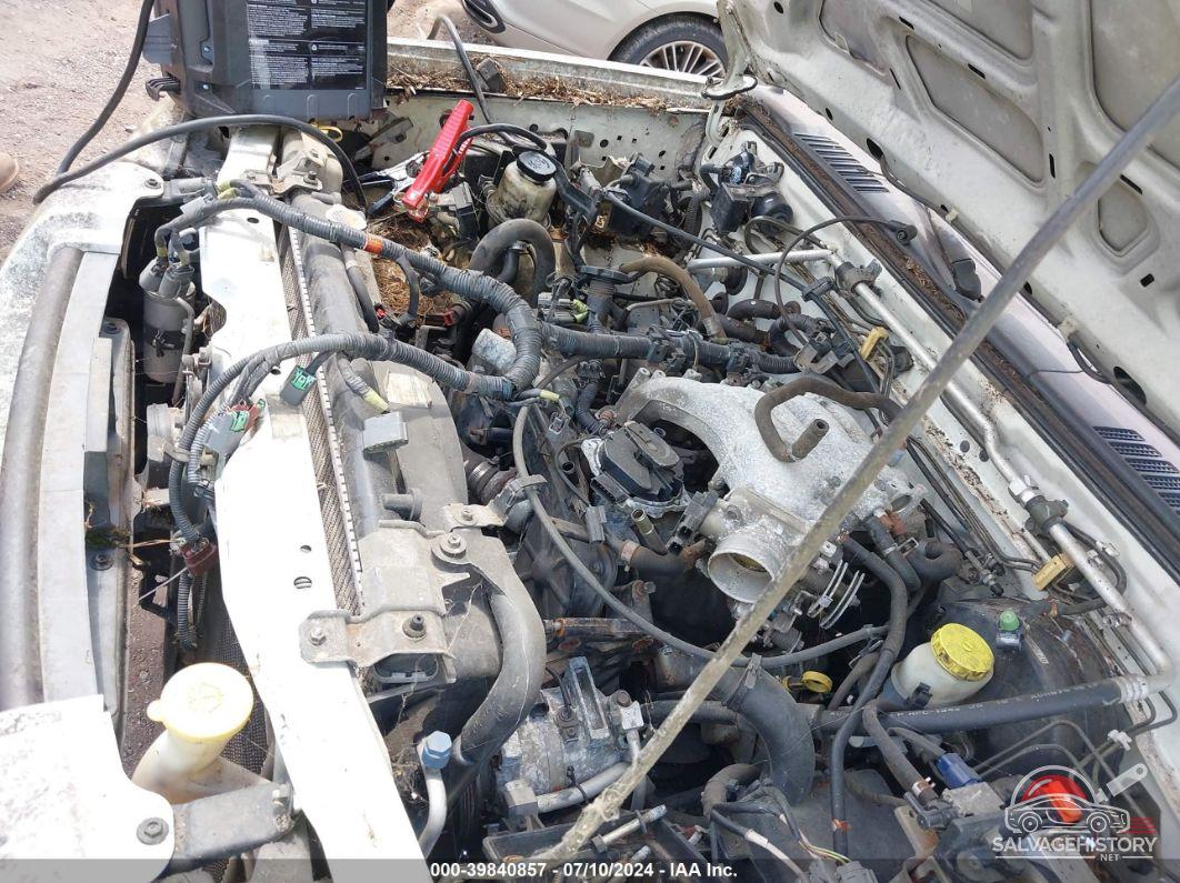 1N6ED27Y01C321633 2001 NISSAN FRONTIER 4WD photo no. 6