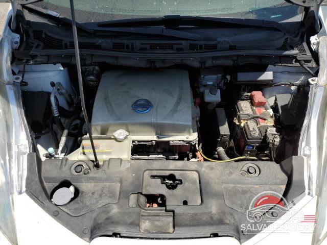 1N4AZ0CPXFC331457 2015 NISSAN LEAF photo no. 11