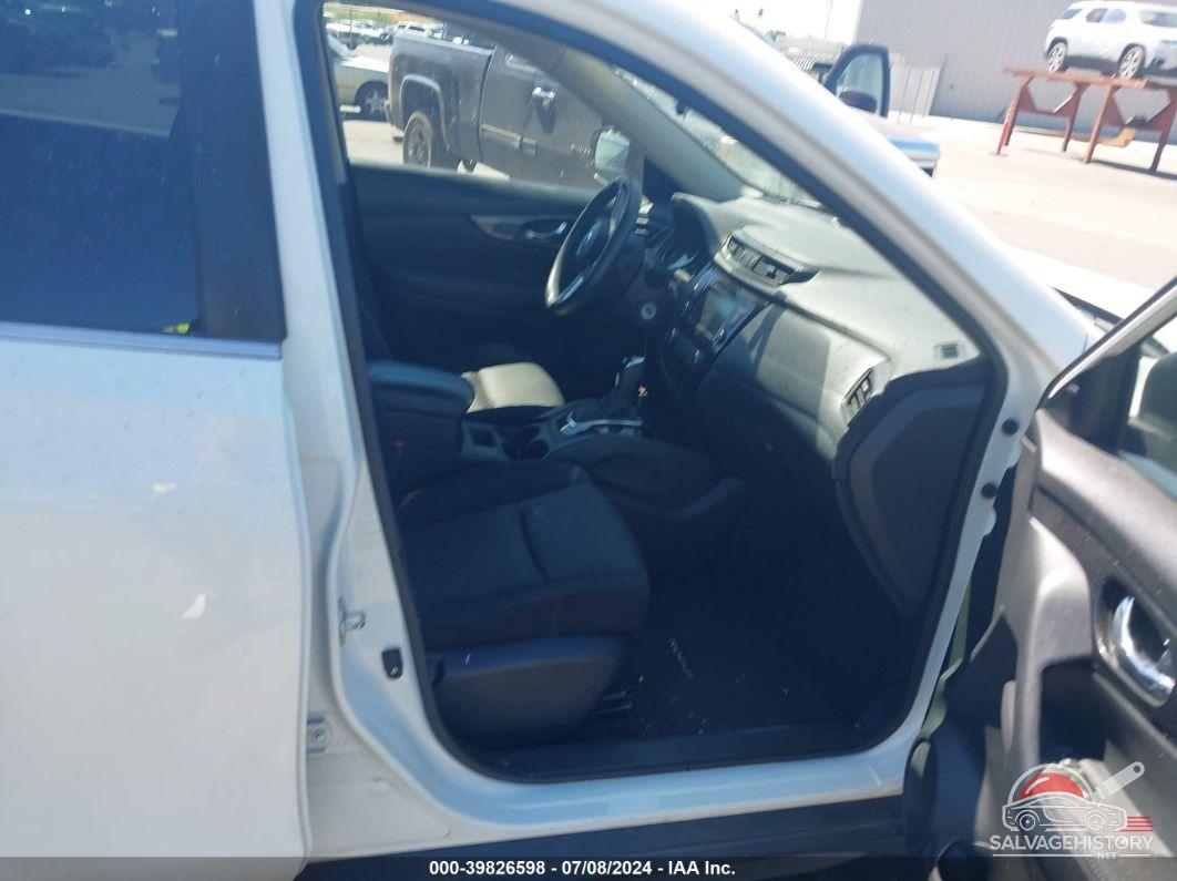 JN8AT2MV0JW328695 2018 NISSAN ROGUE photo no. 5