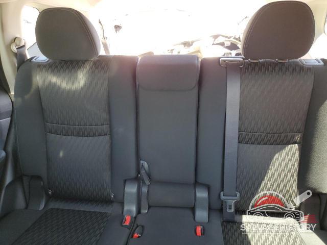 KNMAT2MV4JP504556 2018 NISSAN ROGUE photo no. 10
