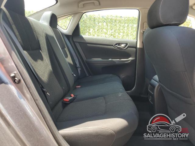 3N1AB7AP9JY335447 2018 NISSAN SENTRA photo no. 10